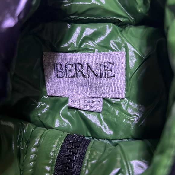 NWOT - Bernie Bernardo Green and Black Colorblock Puffer Vest - Picture 8 of 8